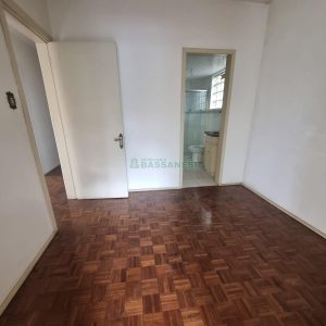 Casa, 4 dormitórios, 2 vagas, no bairro Lourdes em Caxias do Sul para Alugar