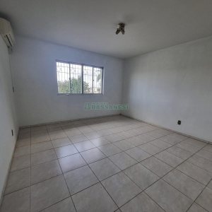 Casa, 4 dormitórios, 2 vagas, no bairro Lourdes em Caxias do Sul para Alugar