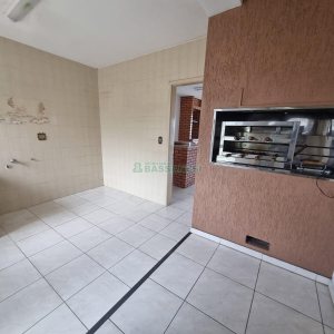 Casa, 4 dormitórios, 2 vagas, no bairro Lourdes em Caxias do Sul para Alugar
