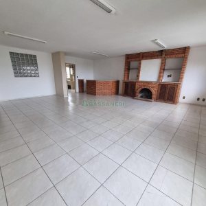 Casa, 4 dormitórios, 2 vagas, no bairro Lourdes em Caxias do Sul para Alugar