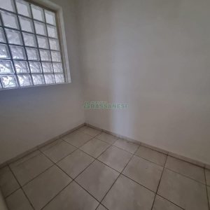 Casa, 4 dormitórios, 2 vagas, no bairro Lourdes em Caxias do Sul para Alugar