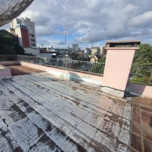 Casa, 4 dormitórios, 2 vagas, no bairro Lourdes em Caxias do Sul para Alugar