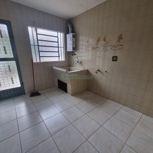 Casa, 4 dormitórios, 2 vagas, no bairro Lourdes em Caxias do Sul para Alugar