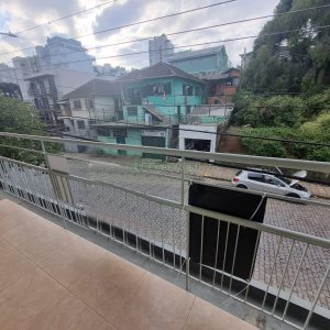 Casa, 4 dormitórios, 2 vagas, no bairro Lourdes em Caxias do Sul para Alugar