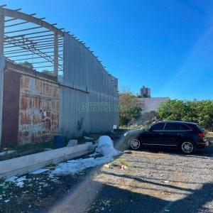Pavilhão com 6429m², no bairro Nossa Senhora de Fátima em Caxias do Sul para Comprar
