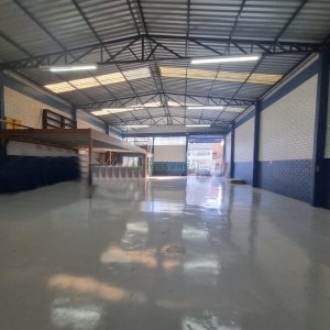 Pavilhão com 325m², no bairro Bela Vista em Caxias do Sul para Alugar