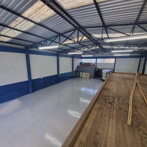 Pavilhão com 325m², no bairro Bela Vista em Caxias do Sul para Alugar