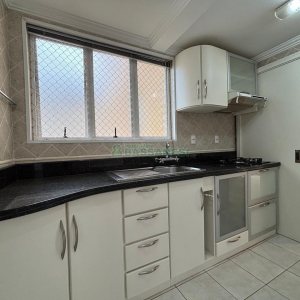 Apto Mobiliado com 72m², 2 dormitórios, 1 vaga, no bairro Universitário em Caxias do Sul para Alugar