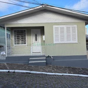 Casa com 92m², 3 dormitórios, no bairro Rio Branco em Caxias do Sul para Alugar
