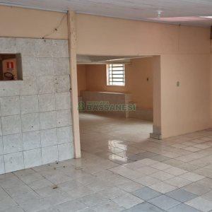 Loja com 320m², no bairro Rio Branco em Caxias do Sul para Alugar