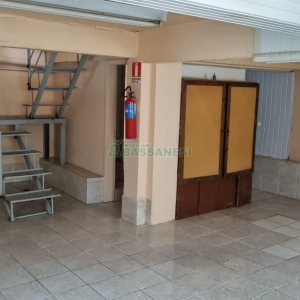 Loja com 320m², no bairro Rio Branco em Caxias do Sul para Alugar