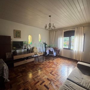 Chácara com 300m², 3 dormitórios, 2 vagas, no bairro Vila Seca em Caxias do Sul para Comprar