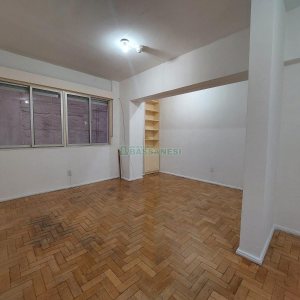 Sala com 33m², no bairro Centro em Caxias do Sul para Alugar