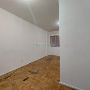 Sala com 33m², no bairro Centro em Caxias do Sul para Alugar