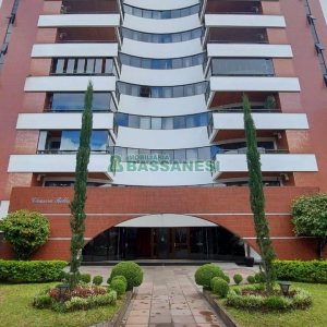 Apartamento com 455m², 3 dormitórios, 4 vagas, no bairro Centro em Caxias do Sul para Comprar