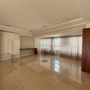 Apartamento com 455m², 3 dormitórios, 4 vagas, no bairro Centro em Caxias do Sul para Comprar
