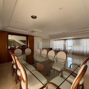 Apartamento com 455m², 3 dormitórios, 4 vagas, no bairro Centro em Caxias do Sul para Comprar