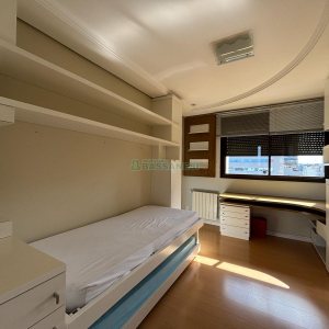 Apartamento com 455m², 3 dormitórios, 4 vagas, no bairro Centro em Caxias do Sul para Comprar