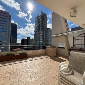 Apartamento com 455m², 3 dormitórios, 4 vagas, no bairro Centro em Caxias do Sul para Comprar