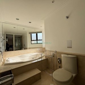 Apartamento com 455m², 3 dormitórios, 4 vagas, no bairro Centro em Caxias do Sul para Comprar