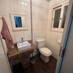 Sobrado com 180m², 3 dormitórios, 4 vagas, no bairro Kayser em Caxias do Sul para Alugar