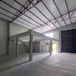 Pavilhão com 378m², no bairro São Luiz em Caxias do Sul para Alugar