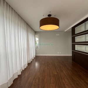 Apartamento com 151m², 3 dormitórios, 2 vagas, no bairro Panazzolo em Caxias do Sul para Alugar