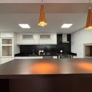 Apartamento com 151m², 3 dormitórios, 2 vagas, no bairro Panazzolo em Caxias do Sul para Alugar