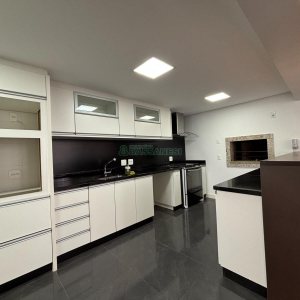 Apartamento com 151m², 3 dormitórios, 2 vagas, no bairro Panazzolo em Caxias do Sul para Alugar