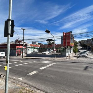 Terreno com 1166m², 1 vaga, no bairro Panazzolo em Caxias do Sul para Alugar