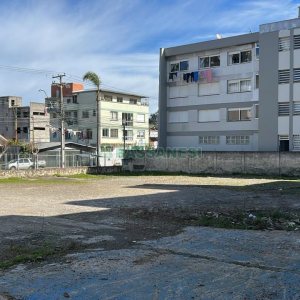 Terreno com 1166m², 1 vaga, no bairro Panazzolo em Caxias do Sul para Alugar