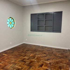 Casa com 200m², 4 dormitórios, 3 vagas, no bairro Nossa Senhora de Lourdes em Caxias do Sul para Alugar