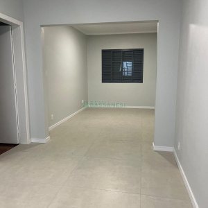 Casa com 200m², 4 dormitórios, 3 vagas, no bairro Nossa Senhora de Lourdes em Caxias do Sul para Alugar