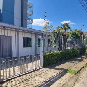 Casa com 200m², 4 dormitórios, 3 vagas, no bairro Nossa Senhora de Lourdes em Caxias do Sul para Comprar