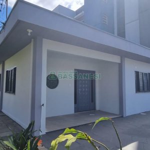 Casa com 200m², 4 dormitórios, 3 vagas, no bairro Nossa Senhora de Lourdes em Caxias do Sul para Comprar
