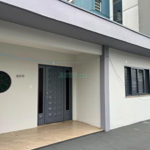 Casa com 200m², 4 dormitórios, 3 vagas, no bairro Nossa Senhora de Lourdes em Caxias do Sul para Comprar
