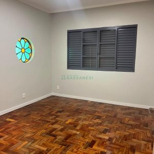 Casa com 200m², 4 dormitórios, 3 vagas, no bairro Nossa Senhora de Lourdes em Caxias do Sul para Comprar