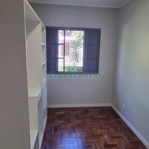 Casa com 200m², 4 dormitórios, 3 vagas, no bairro Nossa Senhora de Lourdes em Caxias do Sul para Comprar