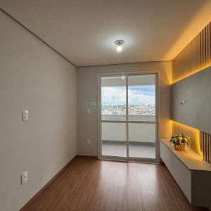Apartamento com 62m², 2 dormitórios, 1 vaga, no bairro São Leopoldo em Caxias do Sul para Alugar