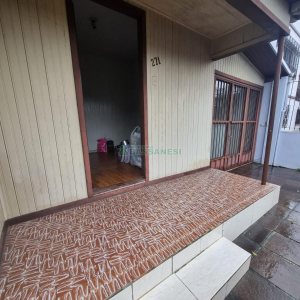 Casa com 120m², 3 dormitórios, 3 vagas, no bairro Rio Branco em Caxias do Sul para Alugar