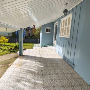 Casa com 142m², 1 dormitório, 1 vaga, no bairro Cidade Nova em Caxias do Sul para Comprar