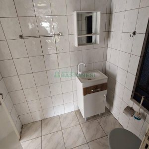 Casa com 142m², 1 dormitório, 1 vaga, no bairro Cidade Nova em Caxias do Sul para Comprar