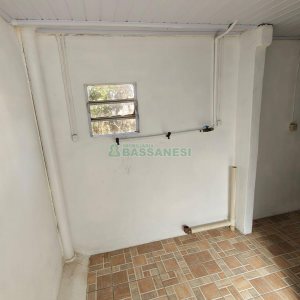 Casa com 142m², 1 dormitório, 1 vaga, no bairro Cidade Nova em Caxias do Sul para Comprar