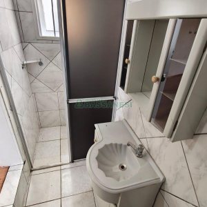 Casa com 142m², 1 dormitório, 1 vaga, no bairro Cidade Nova em Caxias do Sul para Comprar