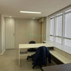 Sala com 60m², 1 vaga, no bairro Panazzolo em Caxias do Sul para Alugar