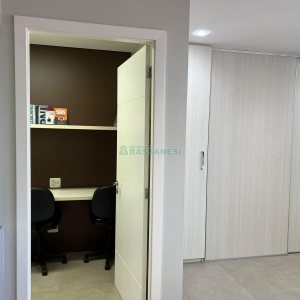 Sala com 60m², 1 vaga, no bairro Panazzolo em Caxias do Sul para Alugar