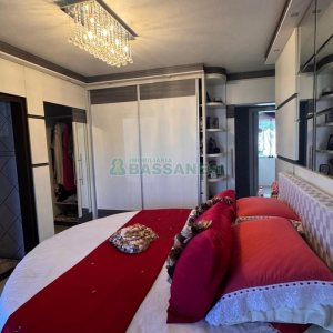 Apto Mobiliado com 250m², 3 dormitórios, 2 vagas, no bairro São José em Caxias do Sul para Alugar