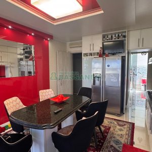 Apto Mobiliado com 250m², 3 dormitórios, 2 vagas, no bairro São José em Caxias do Sul para Alugar