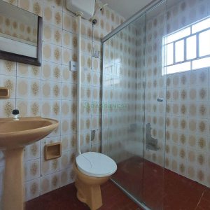 Casa com 120m², 5 dormitórios, 1 vaga, no bairro Rio Branco em Caxias do Sul para Alugar