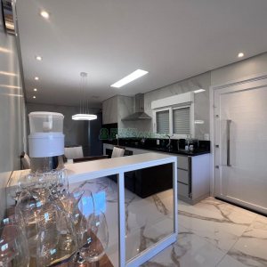 Casa com 100m², 2 dormitórios, 1 vaga, no bairro Rio Branco em Caxias do Sul para Alugar